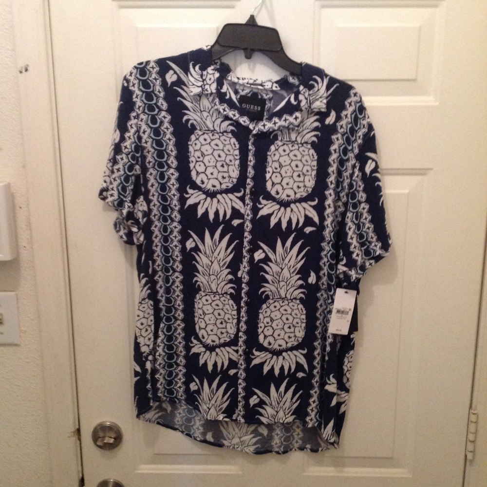 small Hawaiian shirt by Guess